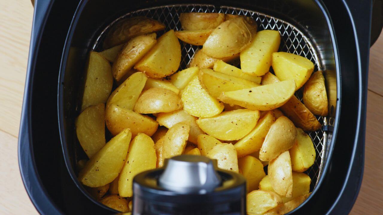 How to Clean Air Fryer Mesh Basket