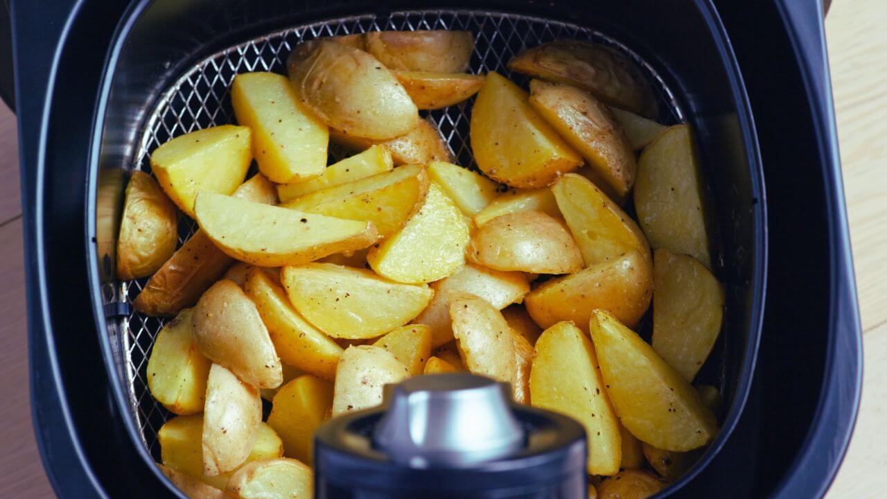 How to Easily Remove Air Fryer Basket